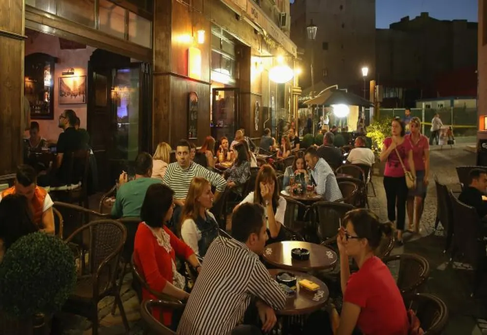 Cum au pierdut 100 de bucureşteni 80.000 de lei în Centrul Vechi