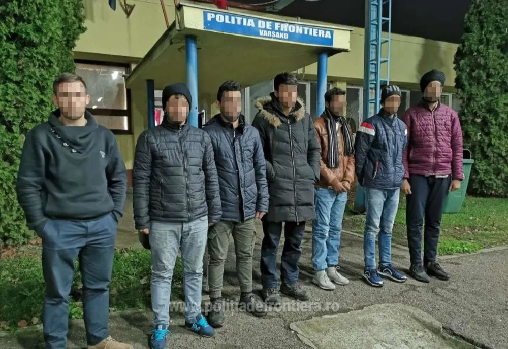Arad: AUDIO 7 migranți și o călăuză, descoperiți când încercau să treacă frontiera cu Ungaria, pe jos, chiar peste câmp