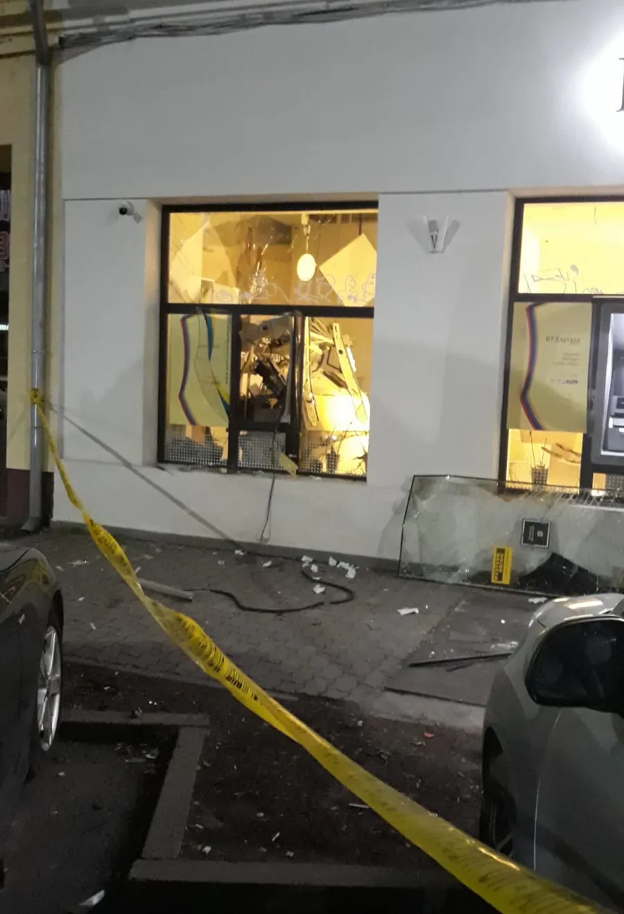 ARADCU 00 BANCOMAT ATM POLITIA ARAD VI14FEB 4