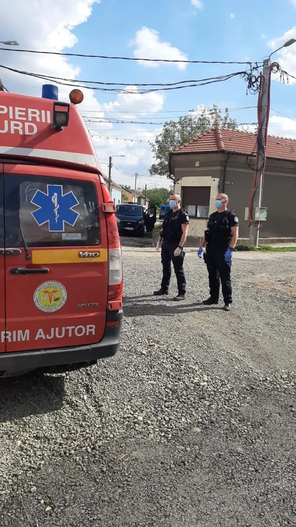 ARADCU 00 JANDARMERIA ARAD JOI30APR 2