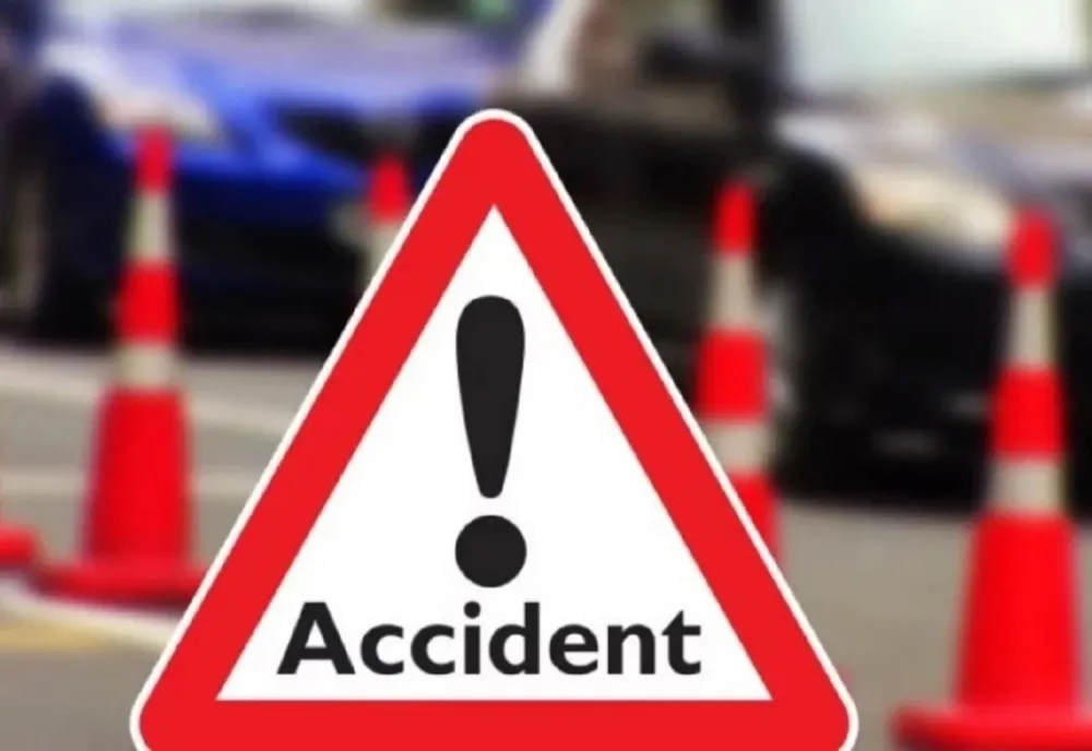 Femeie accidentată în timp ce traversa strada regulamentar