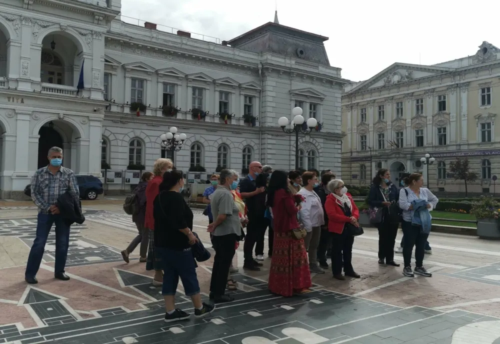 Scurtă călătorie prin farmecul și istoria Aradului!