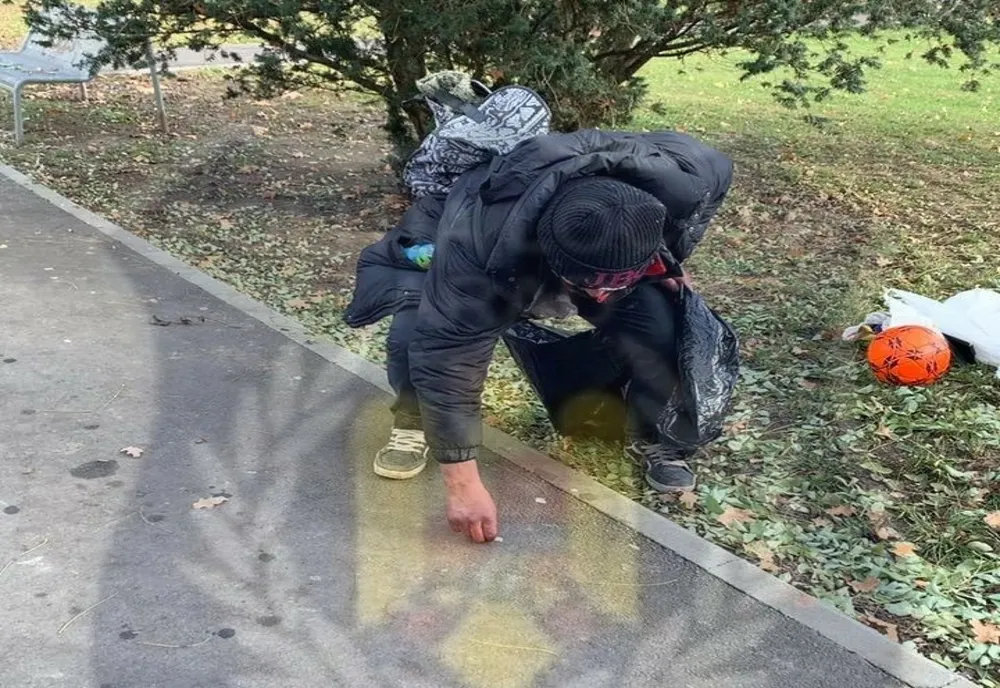Oamenii străzii, puși la treabă de Poliția Locală