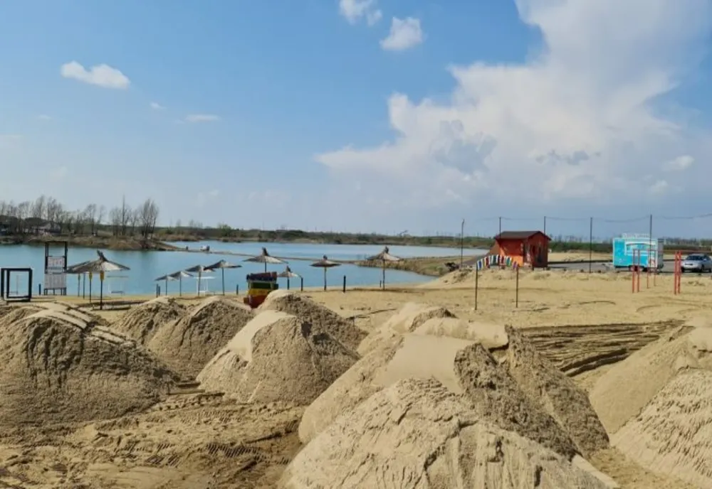 Plaja din stațiunea Ghioroc se extinde