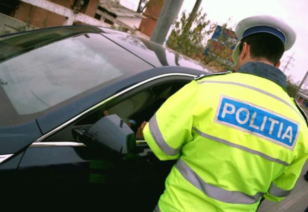 A condus fără permis: la vederea polițiștilor și-a abandonat mașina
