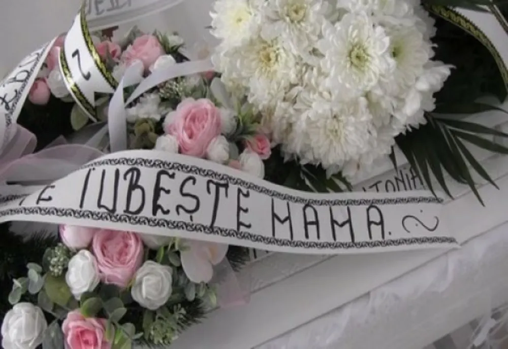 Antonia, fetița ucisă și abandonată lângă un cimitir din Arad, condusă pe ultimul drum