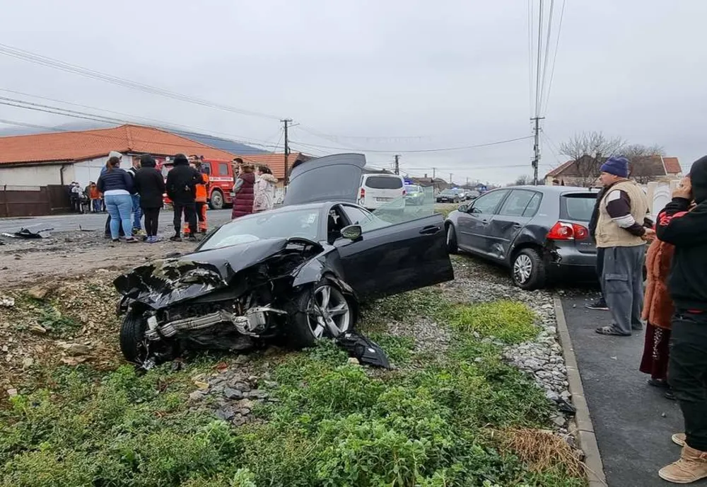 Accident în județul Arad, șase persoane rănite