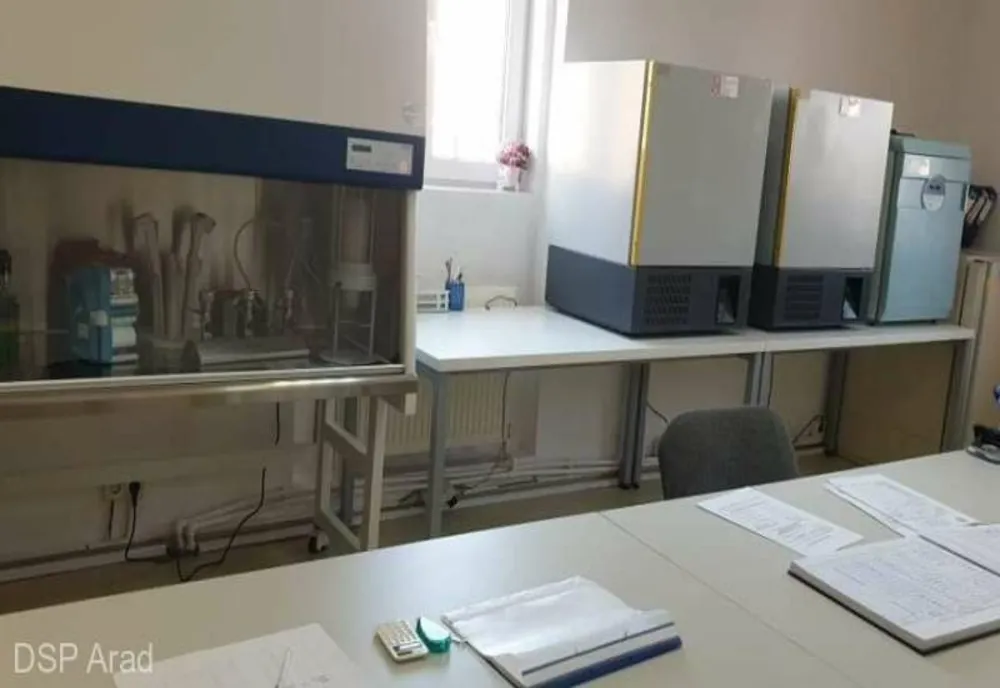 Arad: Donaţie de mobilier nou pentru Laboratorul DSP care face şi teste SARS-CoV-2