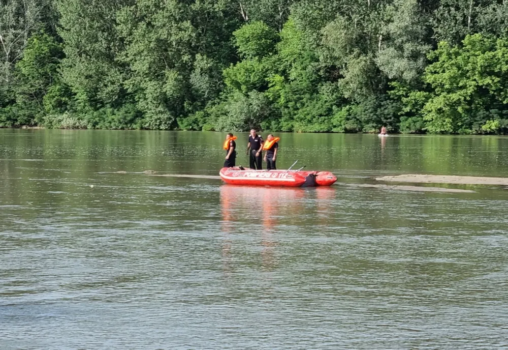 Bărbat dispărut după ce a mers la scăldat la o baltă din județul Arad