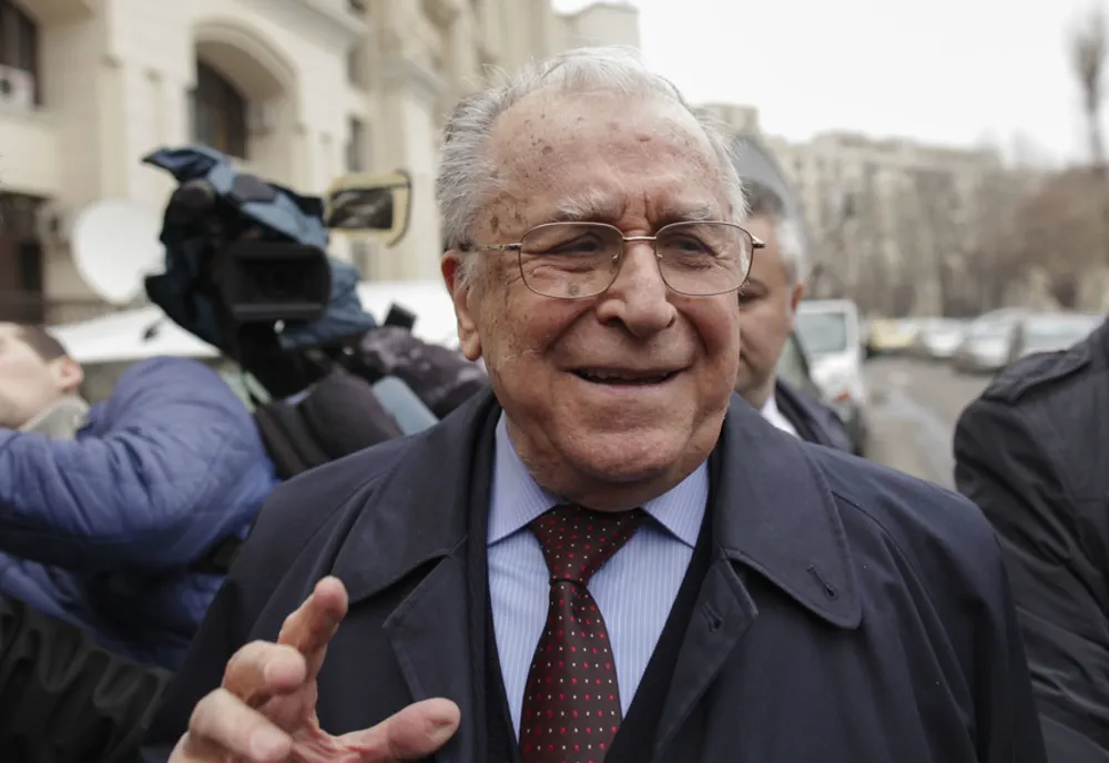 Averea lui Iliescu: pensie de aproape 10.000 lei - Cât de bogat este fostul președinte, ajuns la 92 de ani