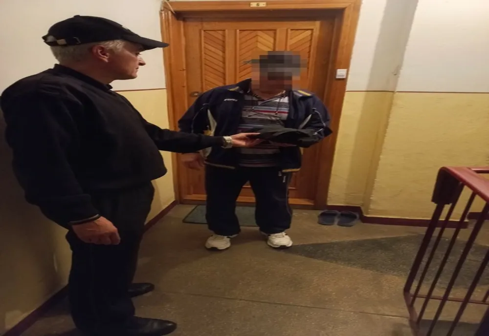 Gest frumos al unei arădence: a alertat poliția după ce a găsit o borsetă prețioasă pentru proprietar