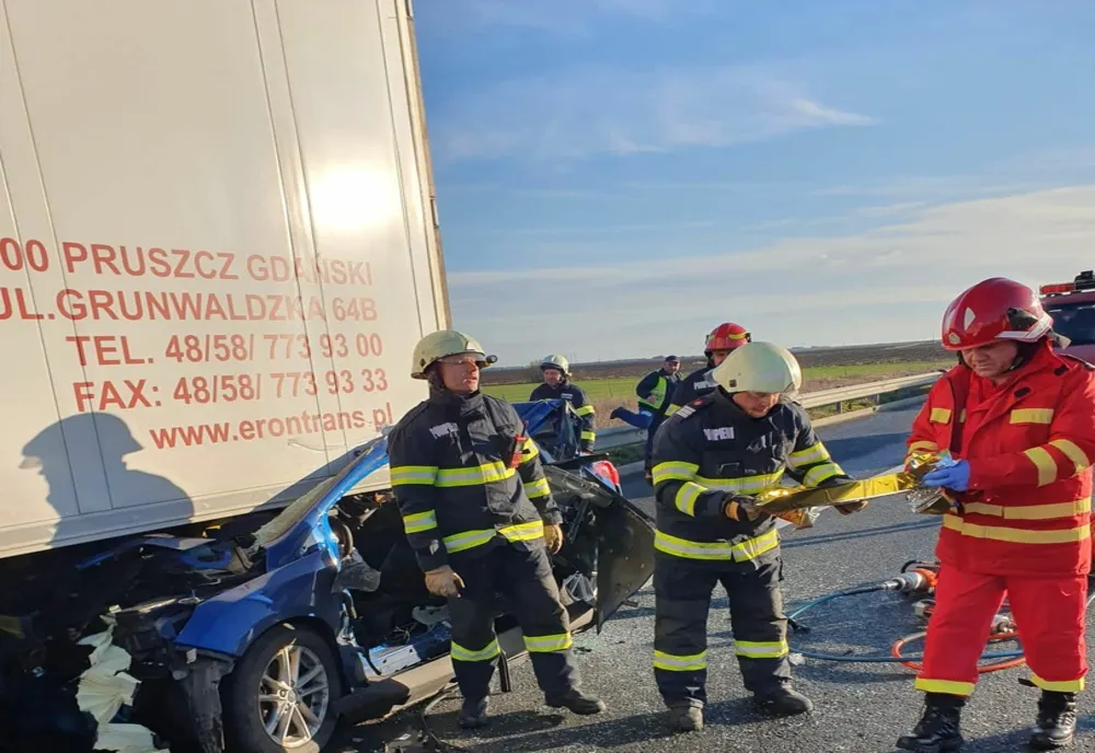 Accident pe autostradă, la Nădlac, în zona de staționare a automarfarelor care așteaptă controlul la frontieră. Un om a murit