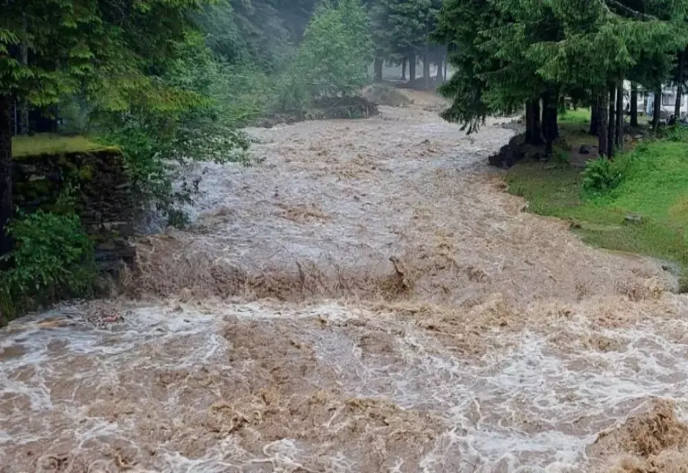 COD GALBEN de viituri pe râurile din 29 de judeţe ale țării - Unde lovește potopul și cât va dura