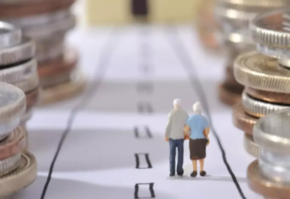 Câți bani va încasa un pensionar cu 25-30 de ani de muncă. Noile pensii de la 1 septembrie 2024