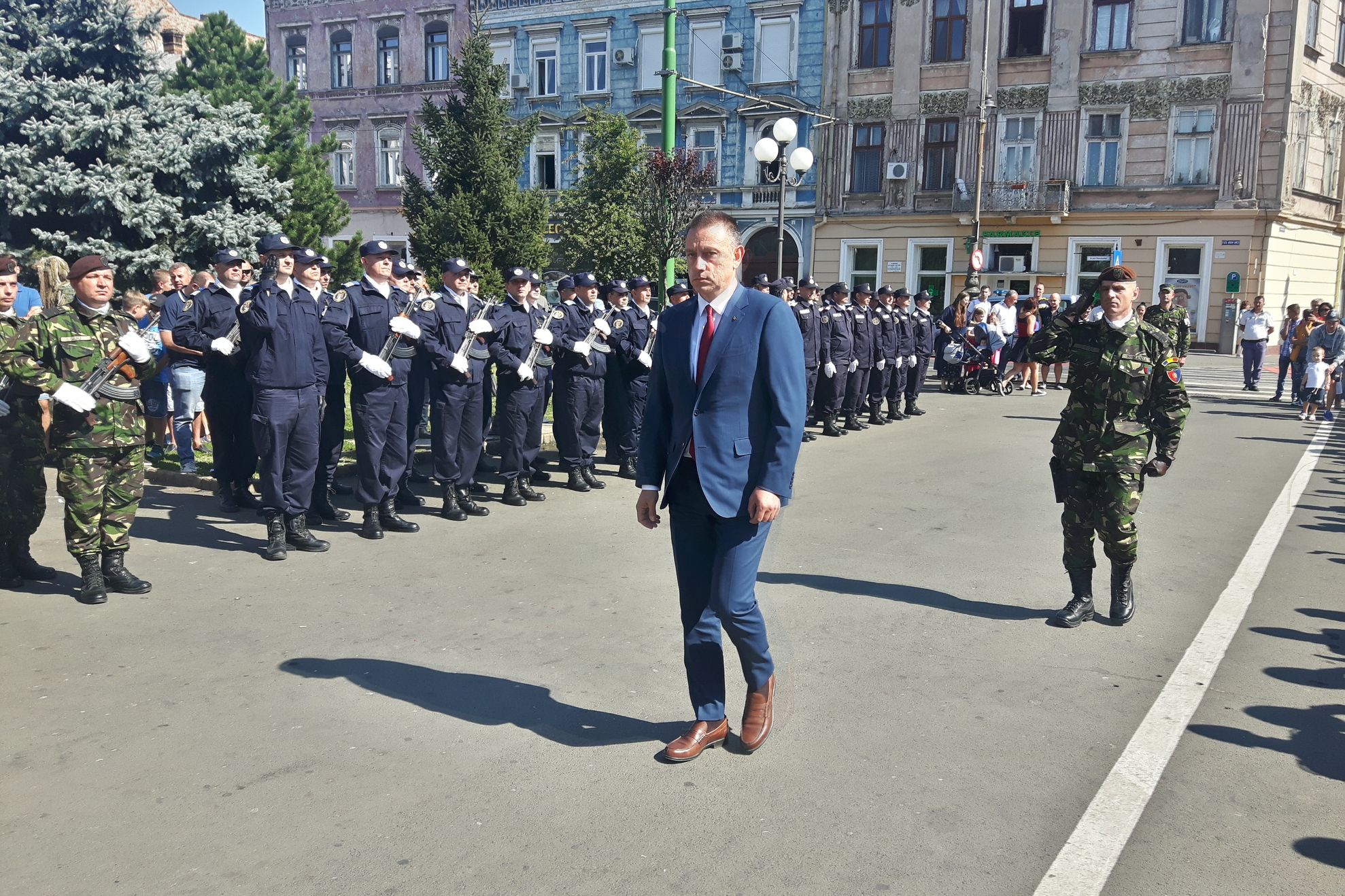 ARADCU MINISTRUL APARARII MIHAI FIFOR DUM16SEPT 7