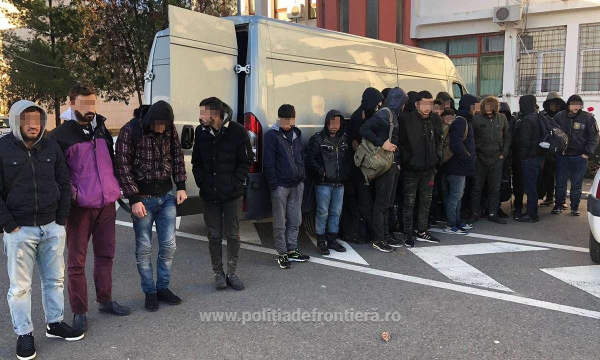 ARADCU 00 MIGRANTI FRONTIERA JOI25OCT 4