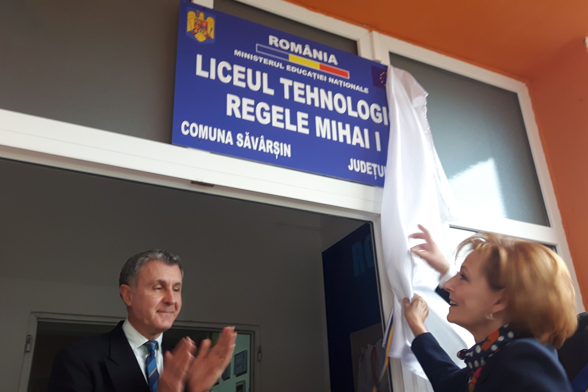 ARADCU 00 SAVARSIN REGE MIHAI MARGARETA IOAN VODICEAN LU22OCT (51)