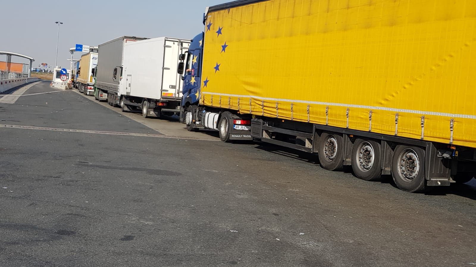 ARADCU TIR CAMIOANE AUTSTRADA NADLAC ARAD LU08OCT (9)