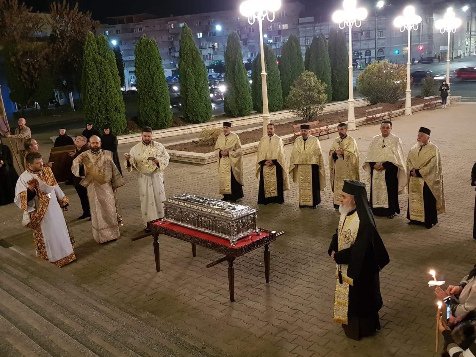 ARADCU 00 CATEDRALA MA13NOV 2