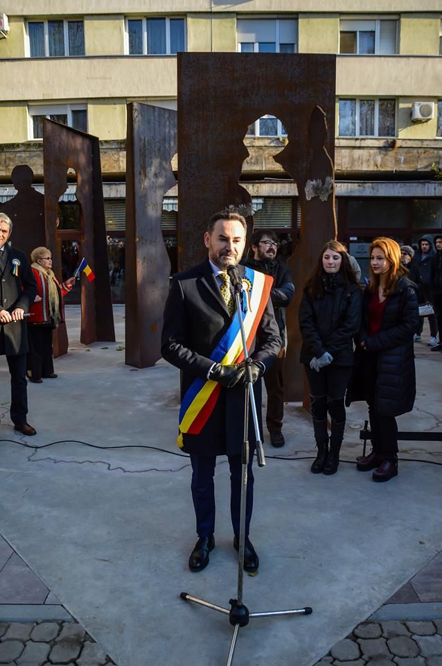 ARADCU 00 GHEORGHE FALCA MONUMENT VI30NOV (1)