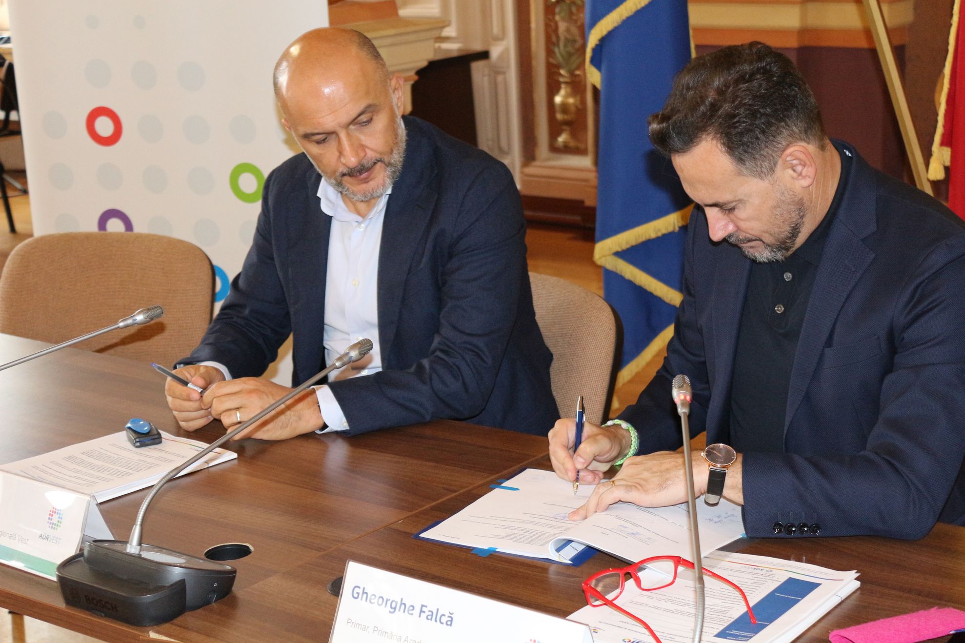 ARADCU 00 GHEORGHE FALCA SORIN MAXIM JOI01NOV