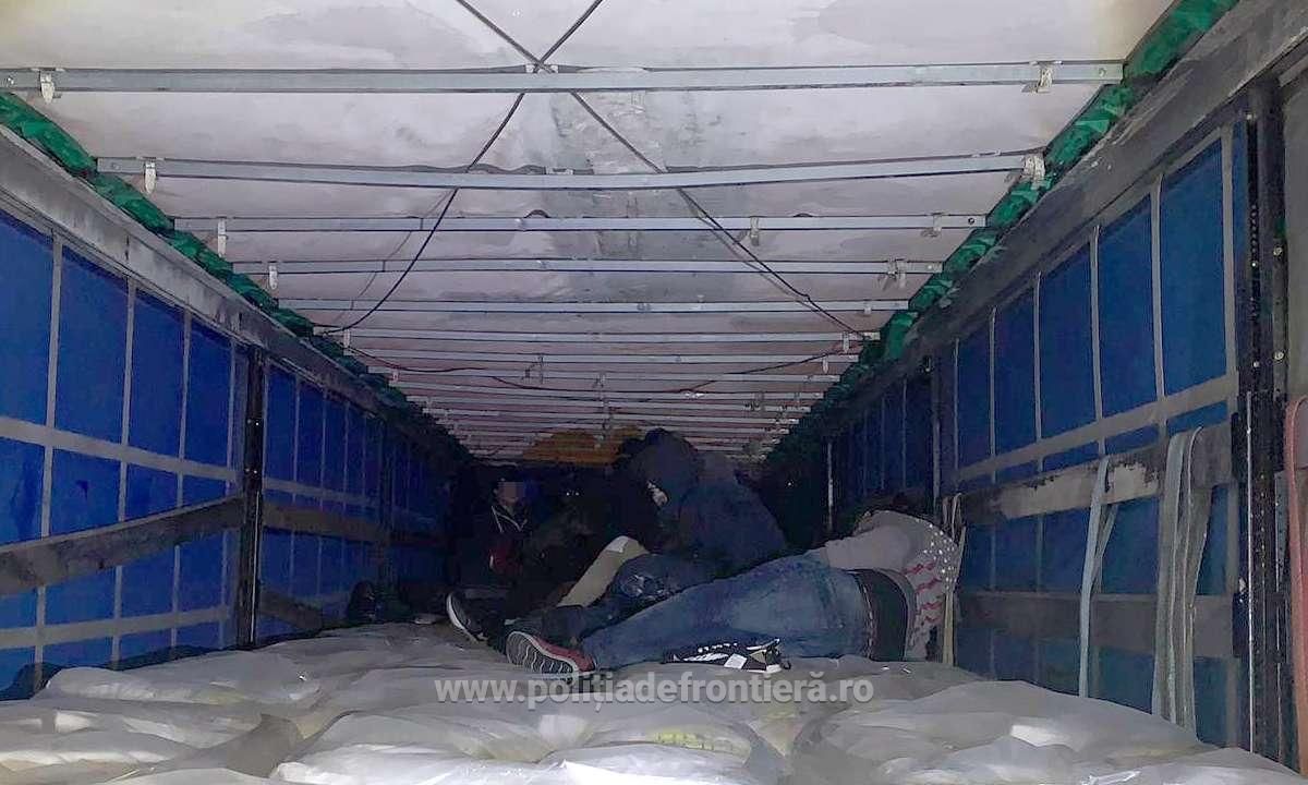 ARADCU 00 16 MIGRANTI POLITIA DE FRONTIERA JOI20DEC 2