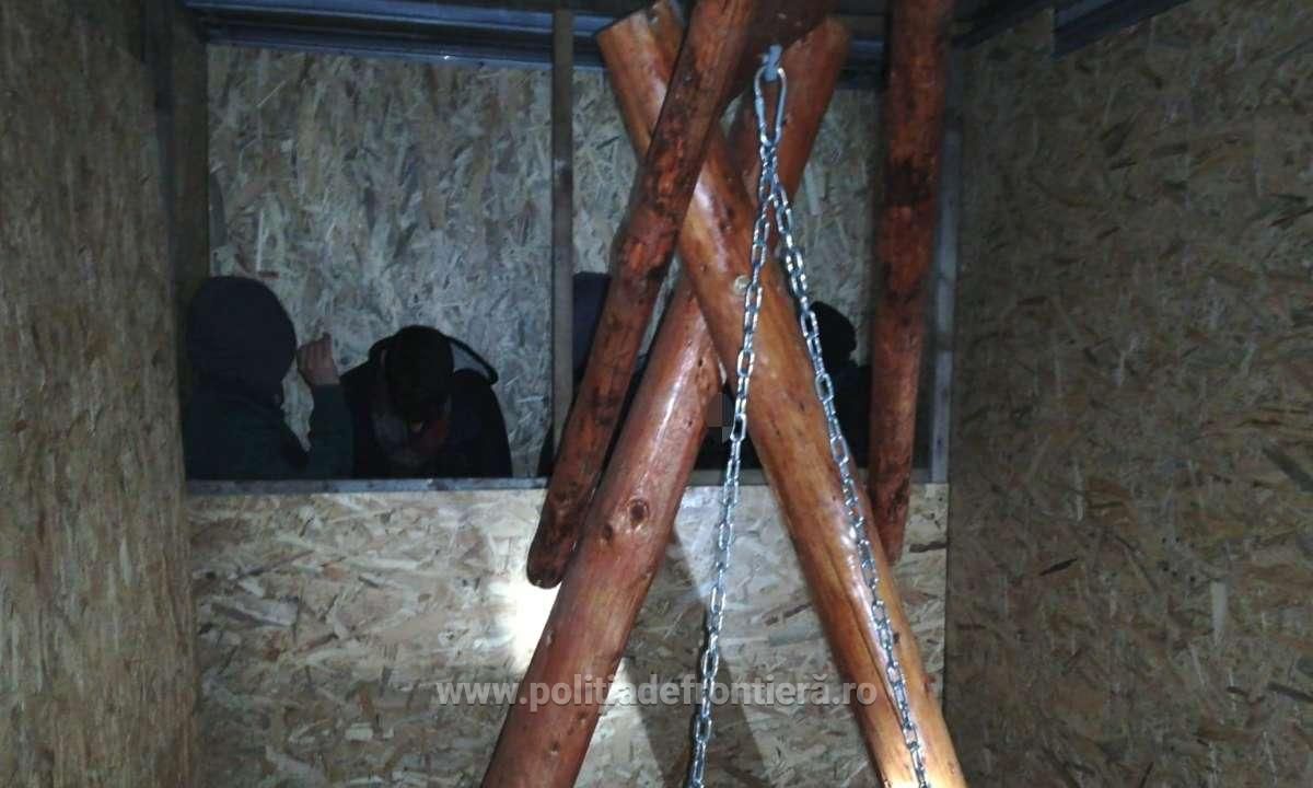 ARADCU 00 MIGRANTI POLITIA DE FRONTIERA ARAD JOI13DEC 4