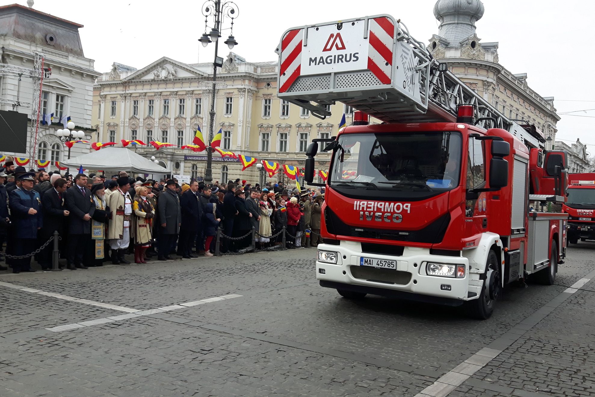 ARADCU 00 PARADA 1 DECEMBRIE SA01DEC