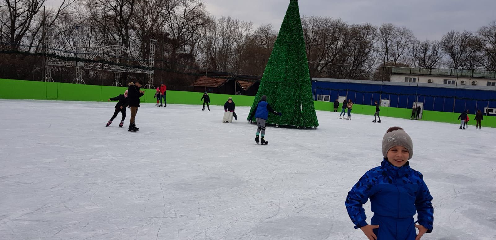 ARADCU 00 PATINOAR PRIMARIA MUNICIPIUL ARAD MI26DEC (12)