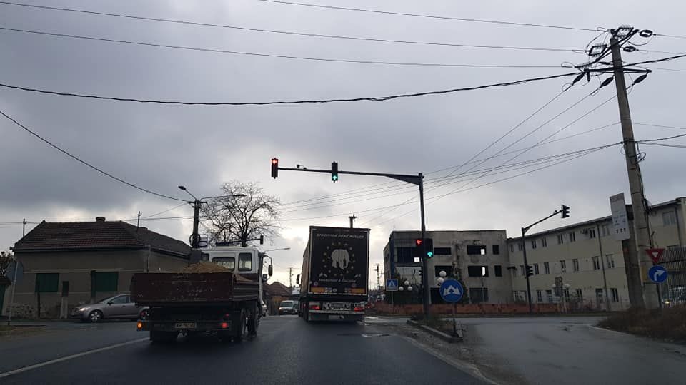 ARADCU 00 PRIMARIE SEMAFOR CENTURA DN7 JOI13DEC