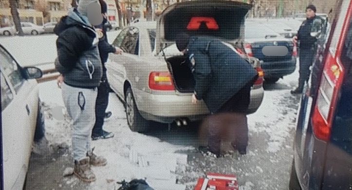 ARADCU 00 TIGARI DE CONTRABANDA JANDARMI LU07IAN (1)