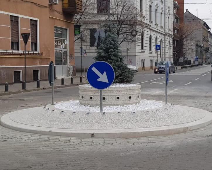 ARADCU 00 SENS GIRATORIU MUNCITORI PRIMARIA MUNICIPIULUI ARAD LU25FEB (2)