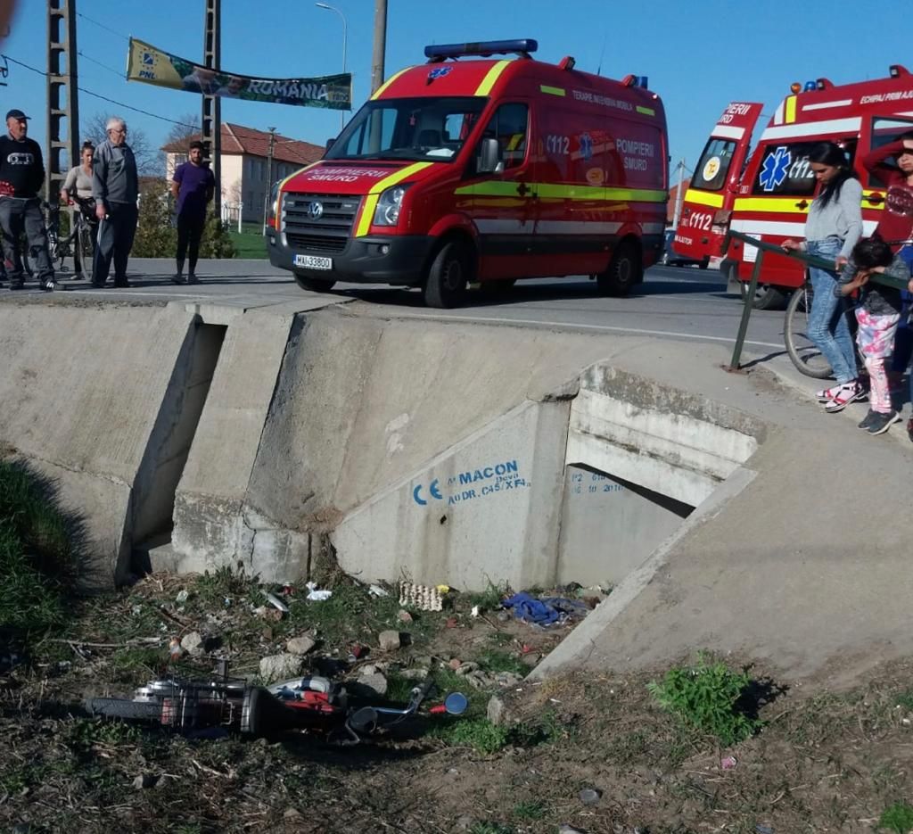 ARADCU 00 ACCIDENT SMURD POLITIA DUM31MART