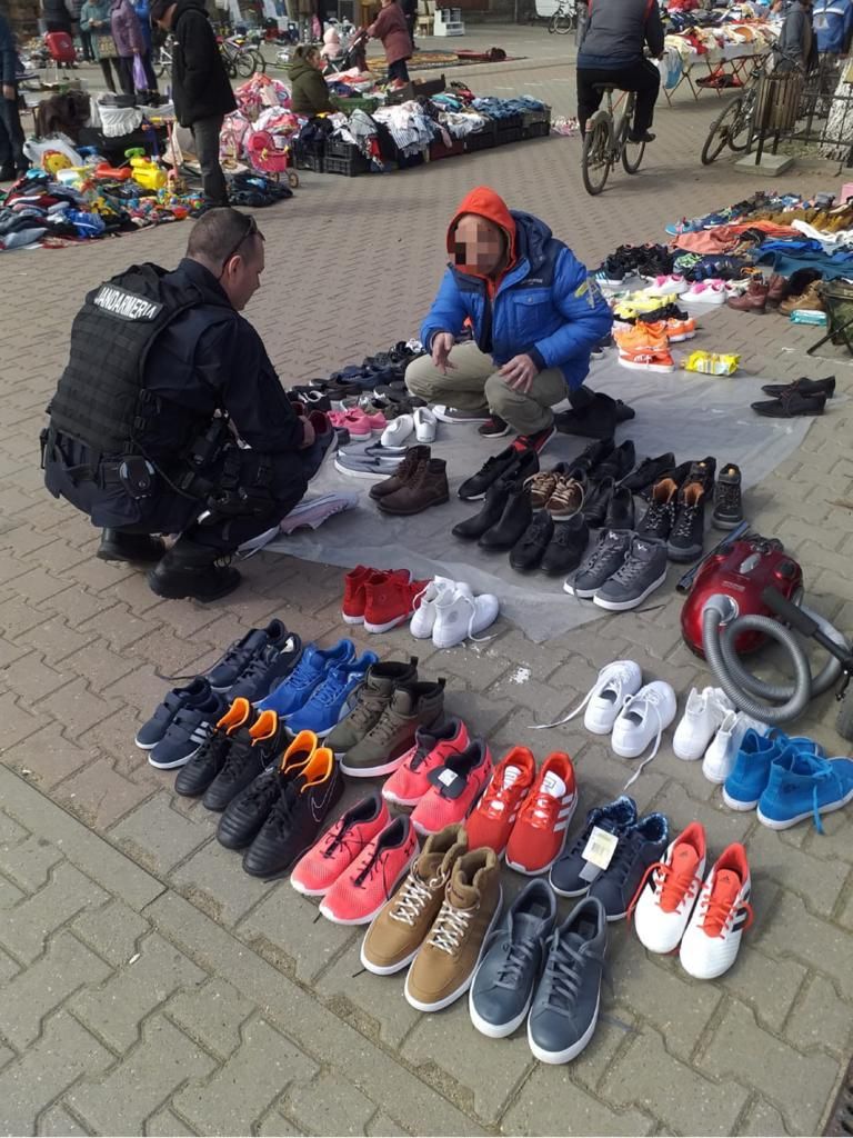 ARADCU 00 CONTRABANDA PANTOFI JANDARM JANDARMERIA ARAD JOI21MART