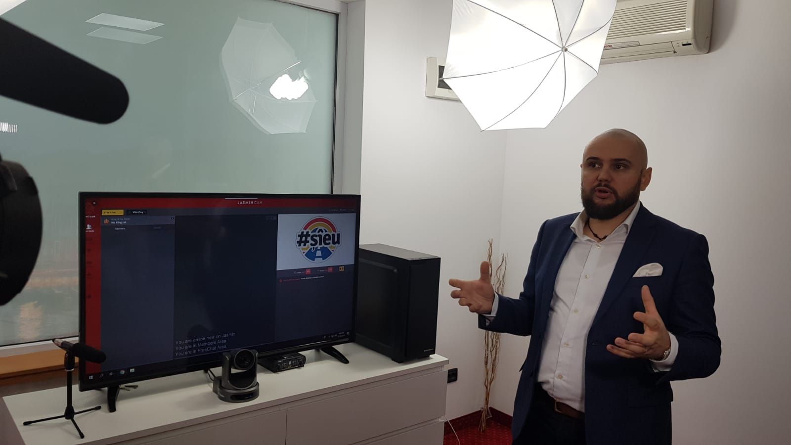 ARADCU 00 VIDEOCHAT GABRIEL PLESA VI15MART (30)