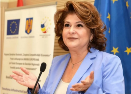 rovana_plumb_2_92183300