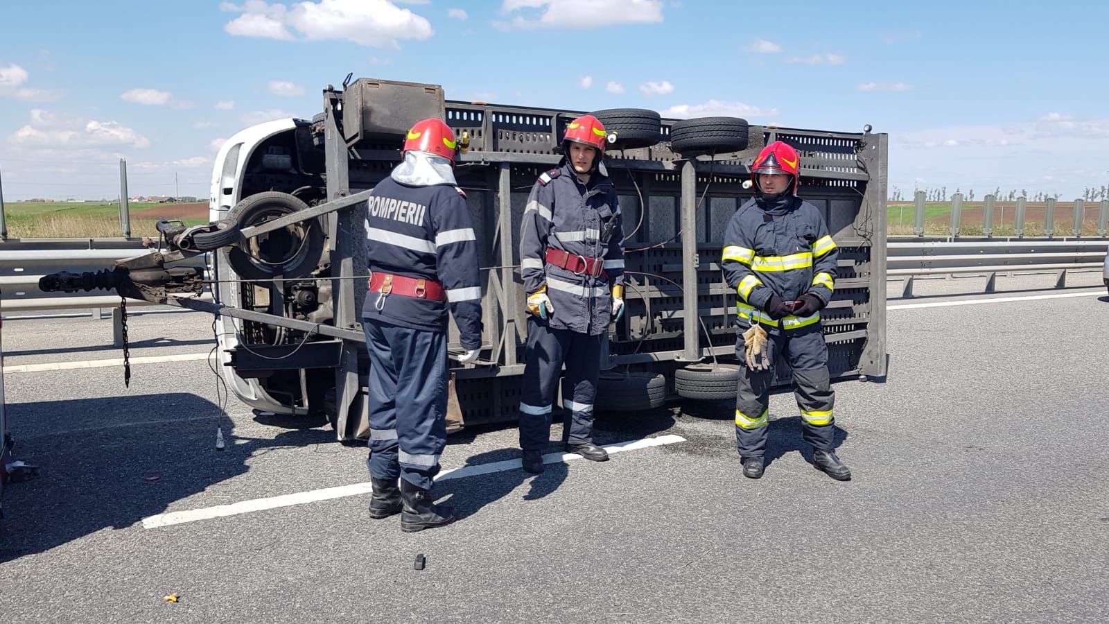 ARADCU 00 ACCIDENT POLITIA ISU ARAD JOI18APR (10)
