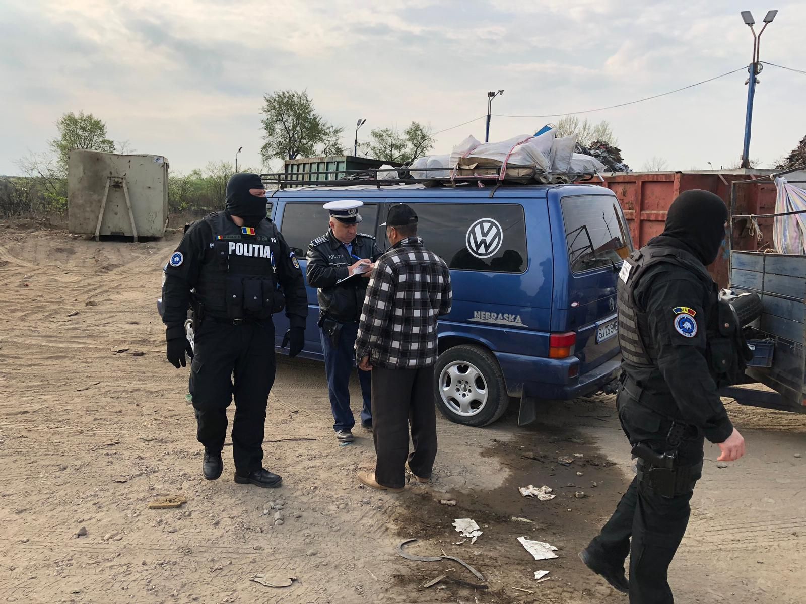 ARADCU 00 MASCATI POLITIA ARAD MI10APR (1)