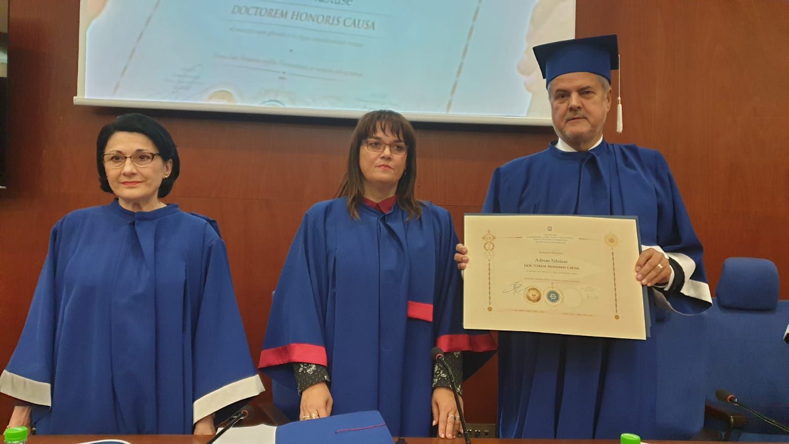 ARADCU 00 ADRIAN NASTASE LILE FIFOR VI17MAI (13)