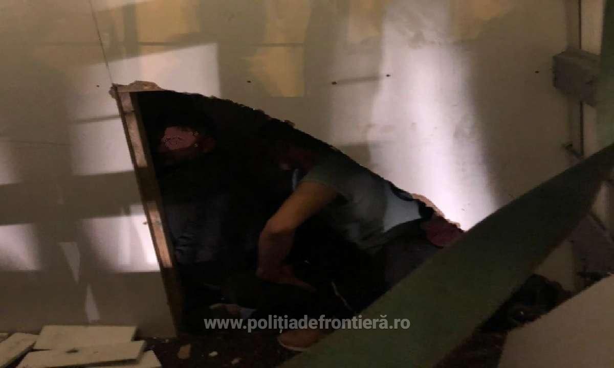 ARADCU 00 MIGRANTI POLITIA DE FRONTIERA ARAD MA14MAI