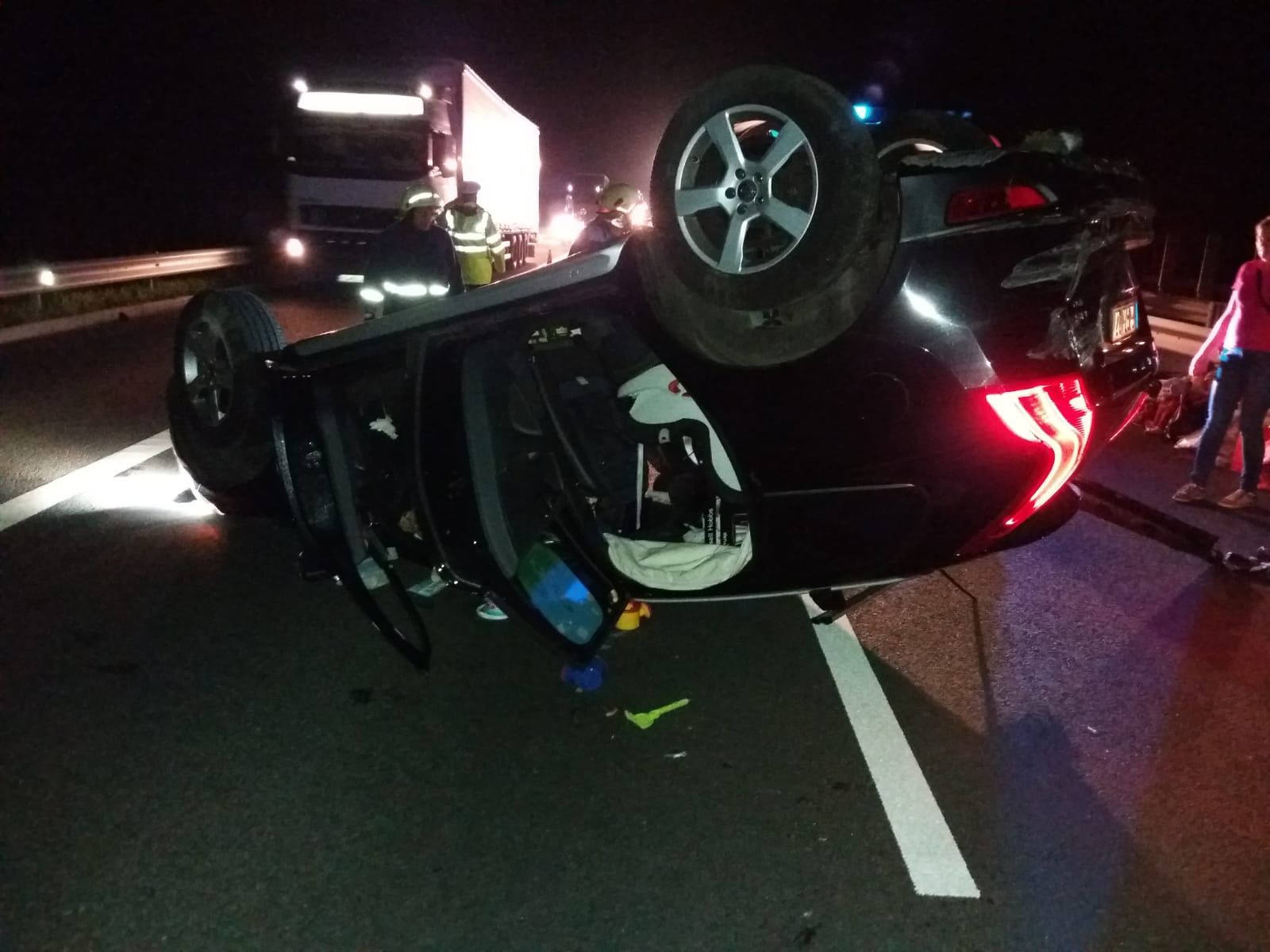 ARADCU 00 ACCIDENT AUTOSTRADA ISU ARAD POLITIA ARAD JOI06IUN (1)