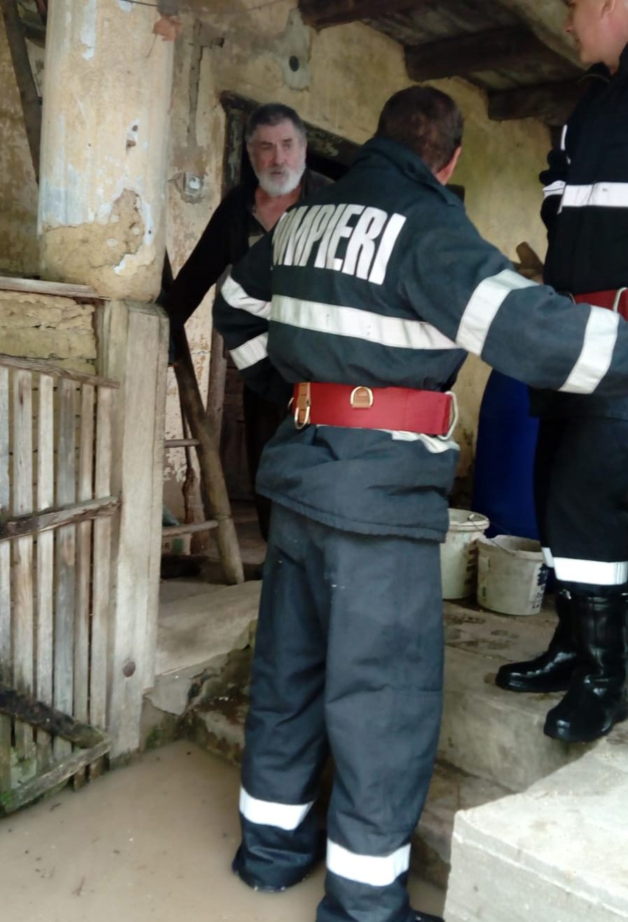 ARADCU 00 INUNDATII BATA ISU ARAD JOI06IUN (1)