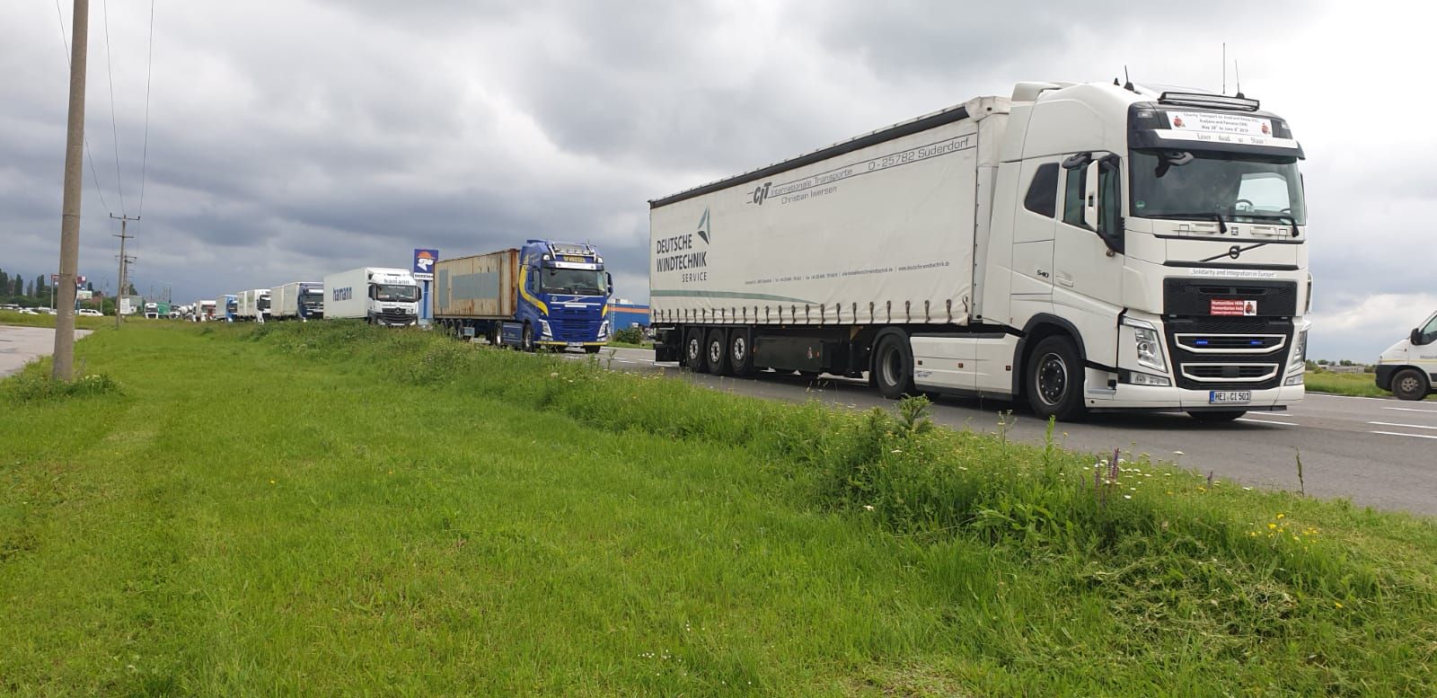 ARADCU 00 MOTOCILISTI GERMANIA AJUTOARE TIRURI CAMIOANE SA01IUN (1)