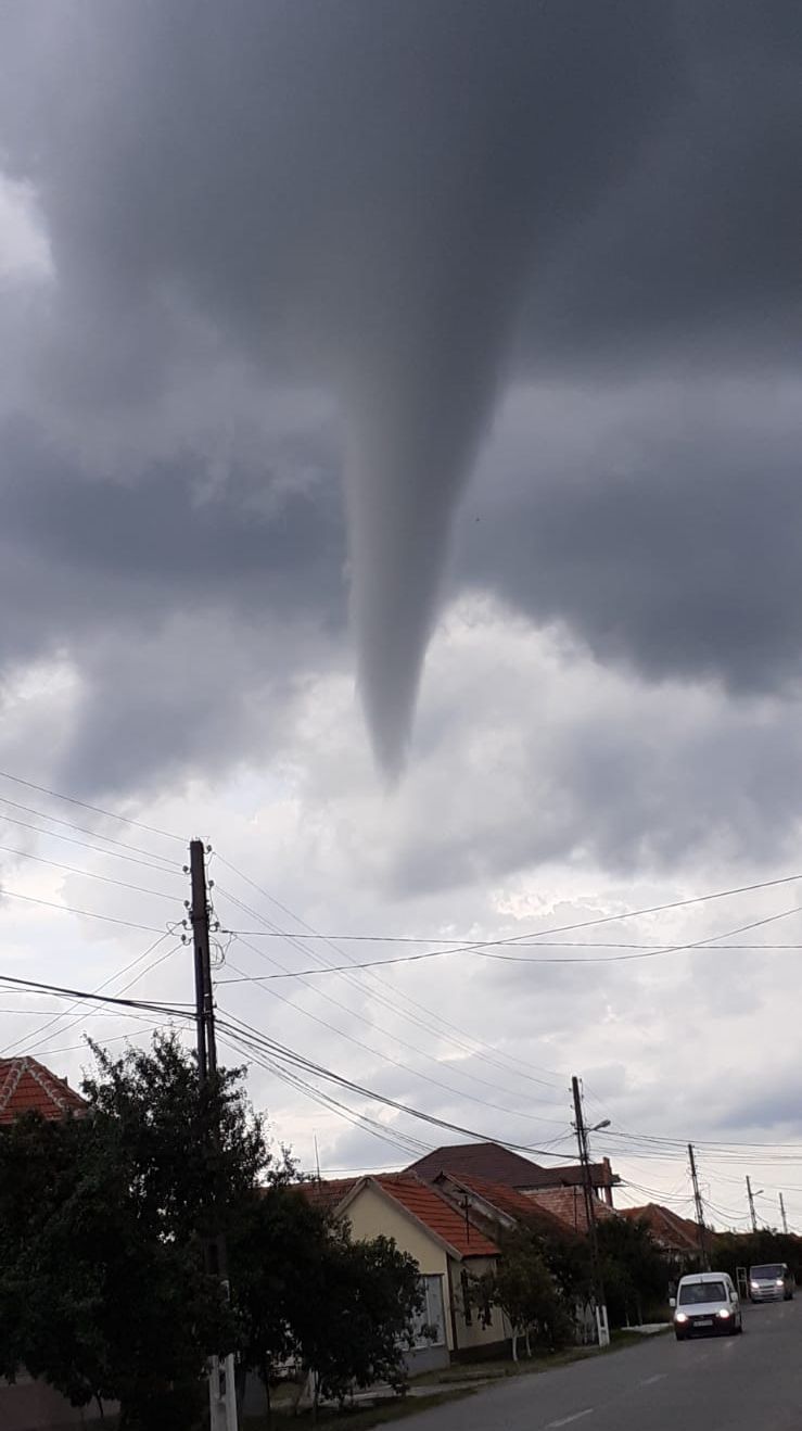 ARADCU 00 TORNADA CRAIVA PRIMAR IOAN BERCEA LU15IUL (2)