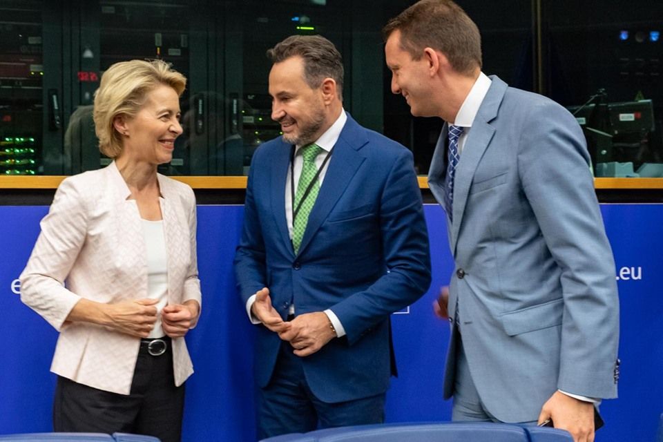 ARADCU 00 Ursula von der Leyen GHEORGHE FALCA PE JOI04IUL