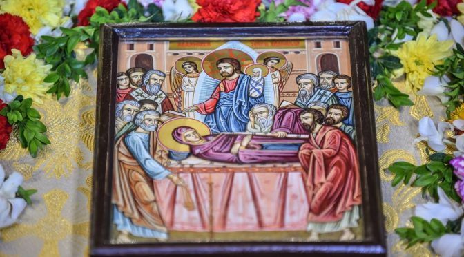 Adormirea-Maicii-Domnului-1-672x372