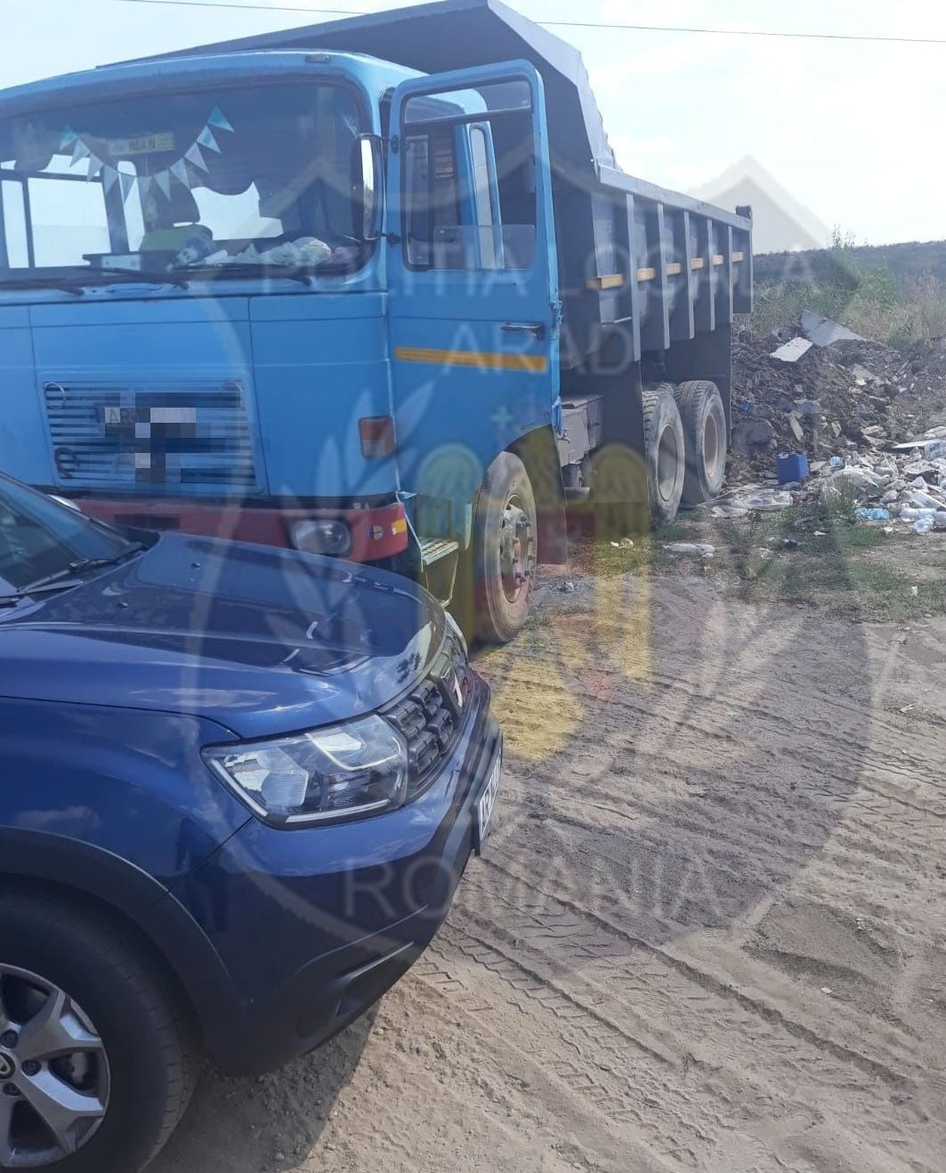 ARADCU 00 CAMION DESEURI MOLOZ POLITIA LOCALA ARAD JOI29AUG (1)