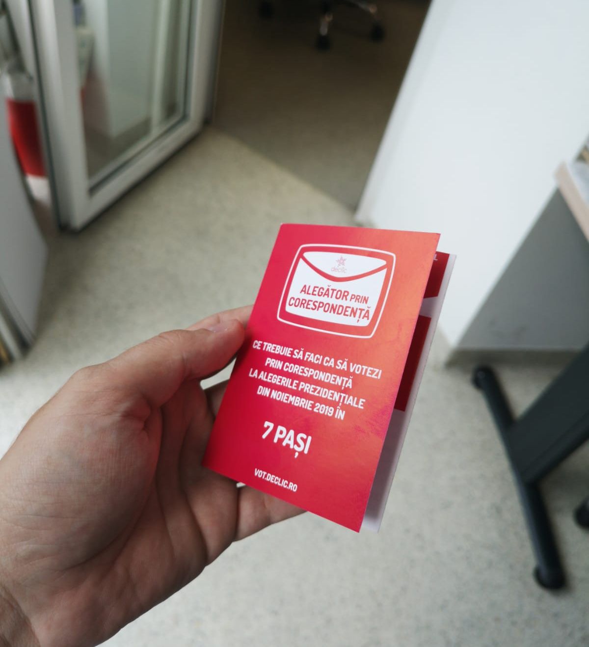 pliant declic vot prin corespondenta