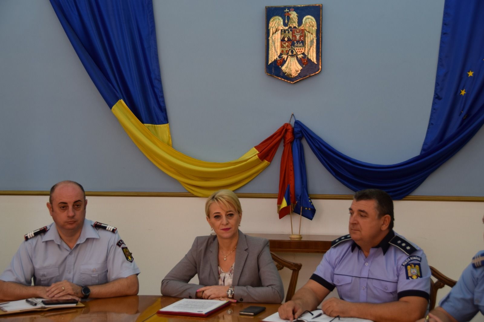 ARADCU 00 PREFECT FLORENTINA HORGEA IOAN TAMAS POLITIA ARAD PREFECTURA ARAD VI22SEPT (3)