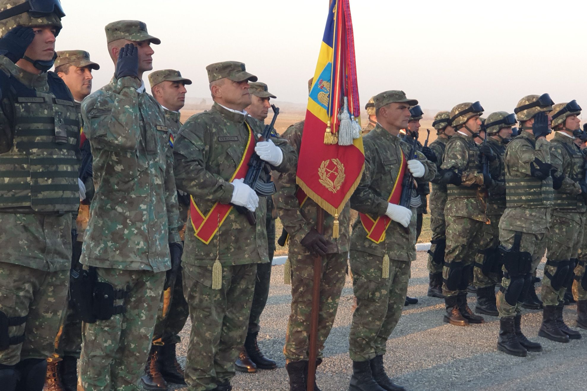 ARADCU 00 MILITARI ZIUA ARMATEI ROMANE PAULIS MILITARI VI25OCT (47)